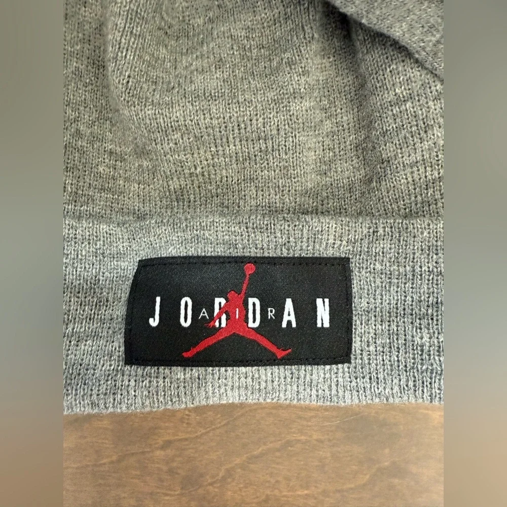 NWT Jordan Gray Beanie and Gloves Set